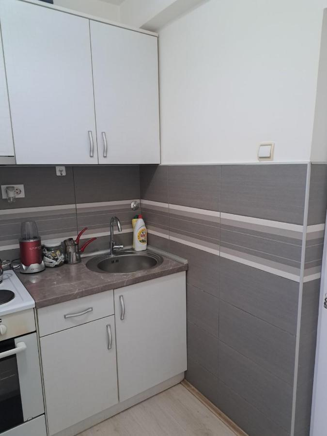 Apartman Sa Panoramom Kruševac Esterno foto