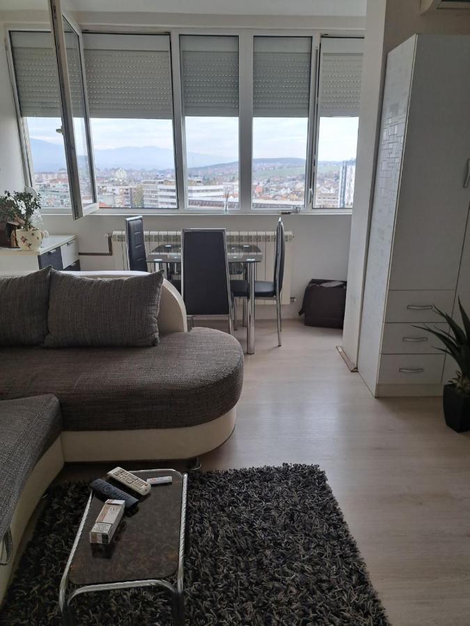Apartman Sa Panoramom Kruševac Esterno foto