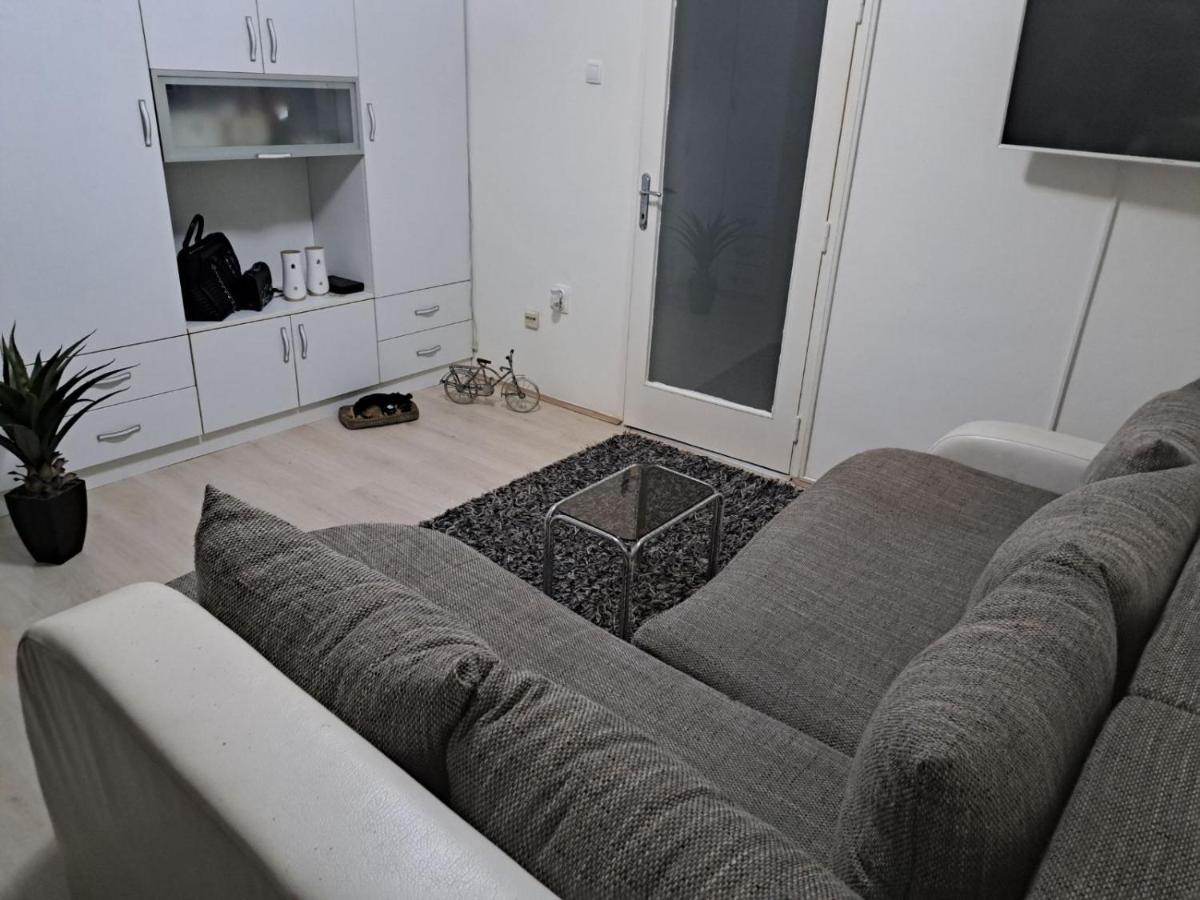 Apartman Sa Panoramom Kruševac Esterno foto
